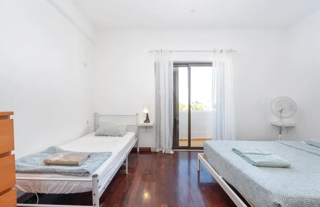 Blife Faro Airport Hostel&Rooms-1